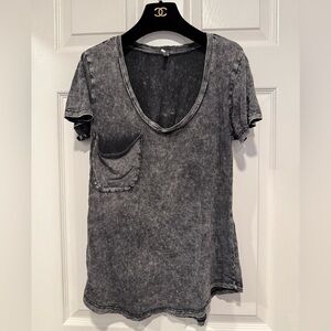 Z Supply washed grey V-neck slub tee with a front pocket Cotton Size S Soft